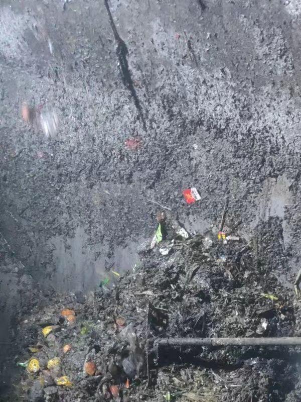独山子污水池清理
