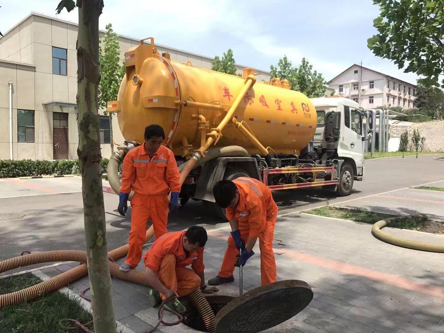 独山子化粪池清理与5-8吨吸粪车施工效率分析